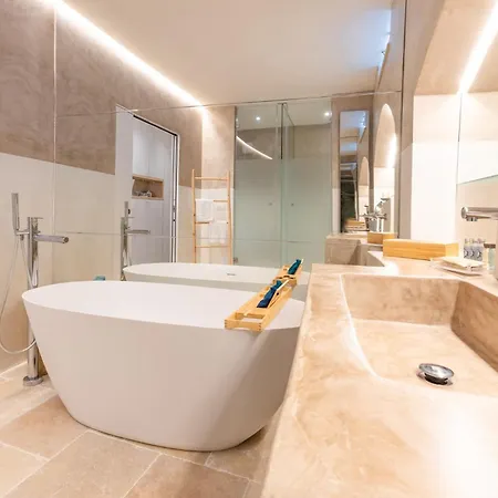 Mayrym בית הארחה 4*